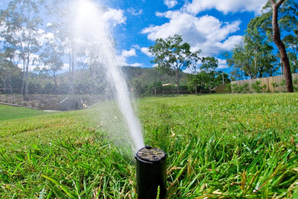 Miért fontos a búvárszivattyú a medencék fenntartásakor?